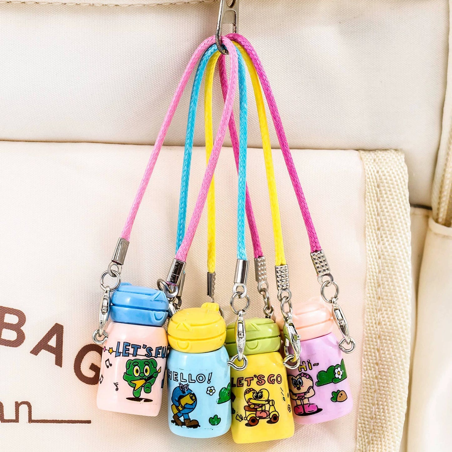 Mini Thermos Pendant | Miniature Resin Lifelike Water Cup – Cute DIY Backpack Decoration, Small Gift for Students