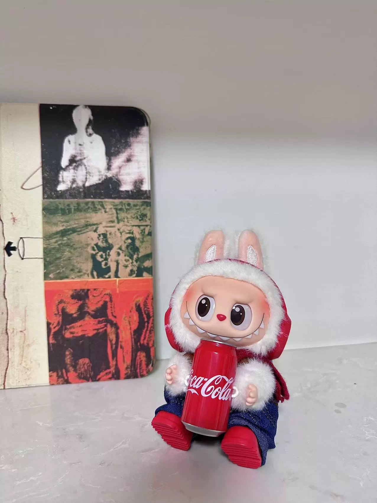 **Labubu Coke-Inspired Outfit Set | Red Headphones, Overalls & Boots for 17cm Vinyl Charms**
