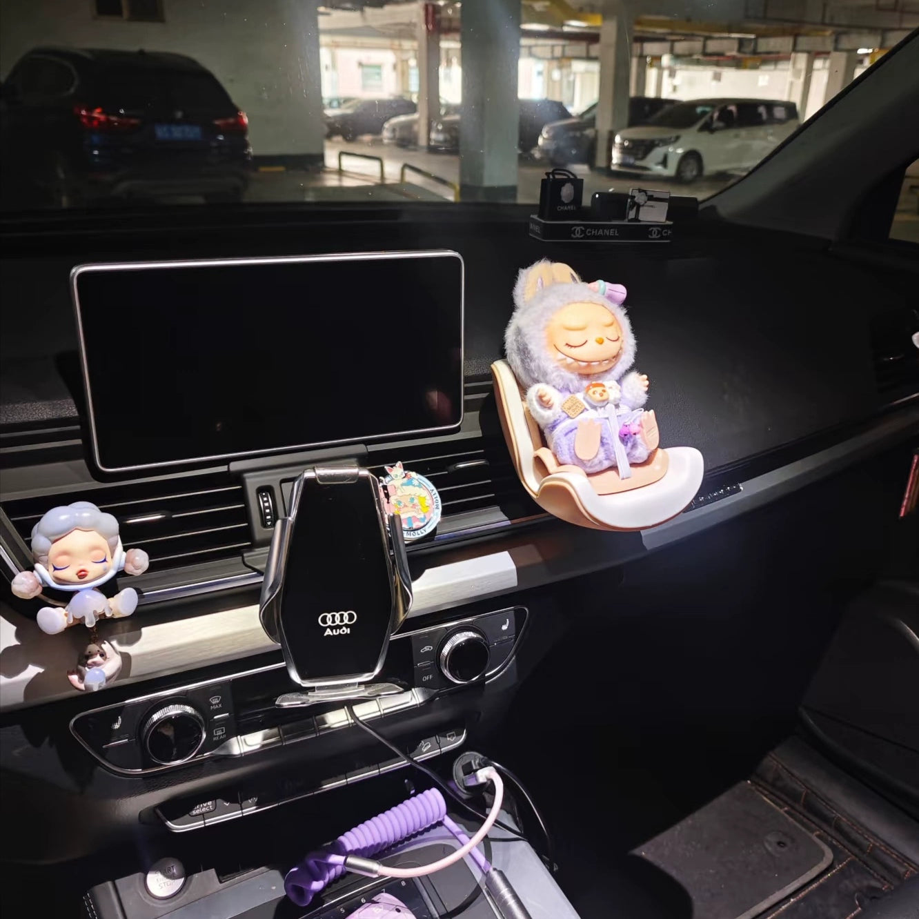 Labubu Vinyl Doll Compatible with Safety Seats | Car-Mounted Figurine, Vehicle Ornament & Car Air Vent Decoration