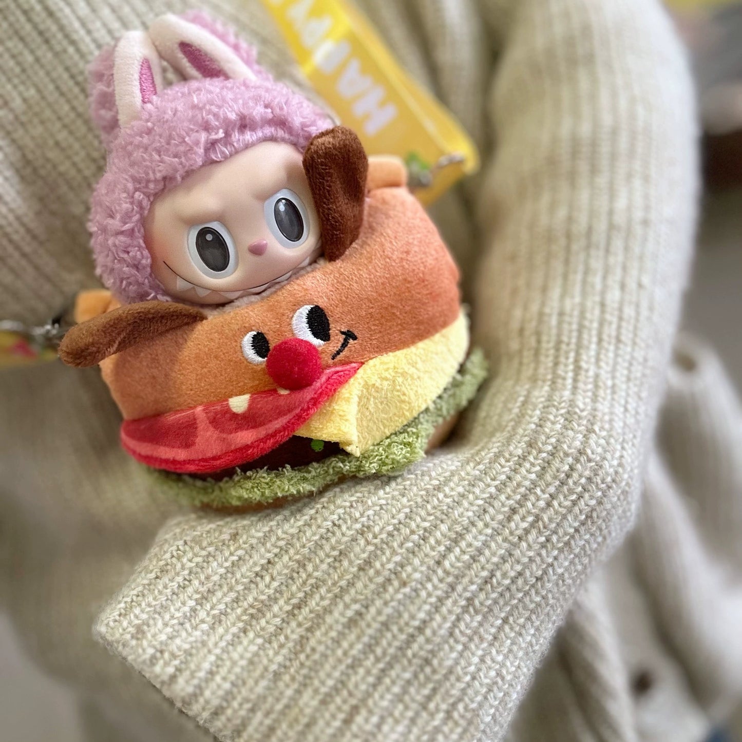 17cm Labubu Burger Overalls Outfit - Bread Themed Clothes for Blind Box Doll