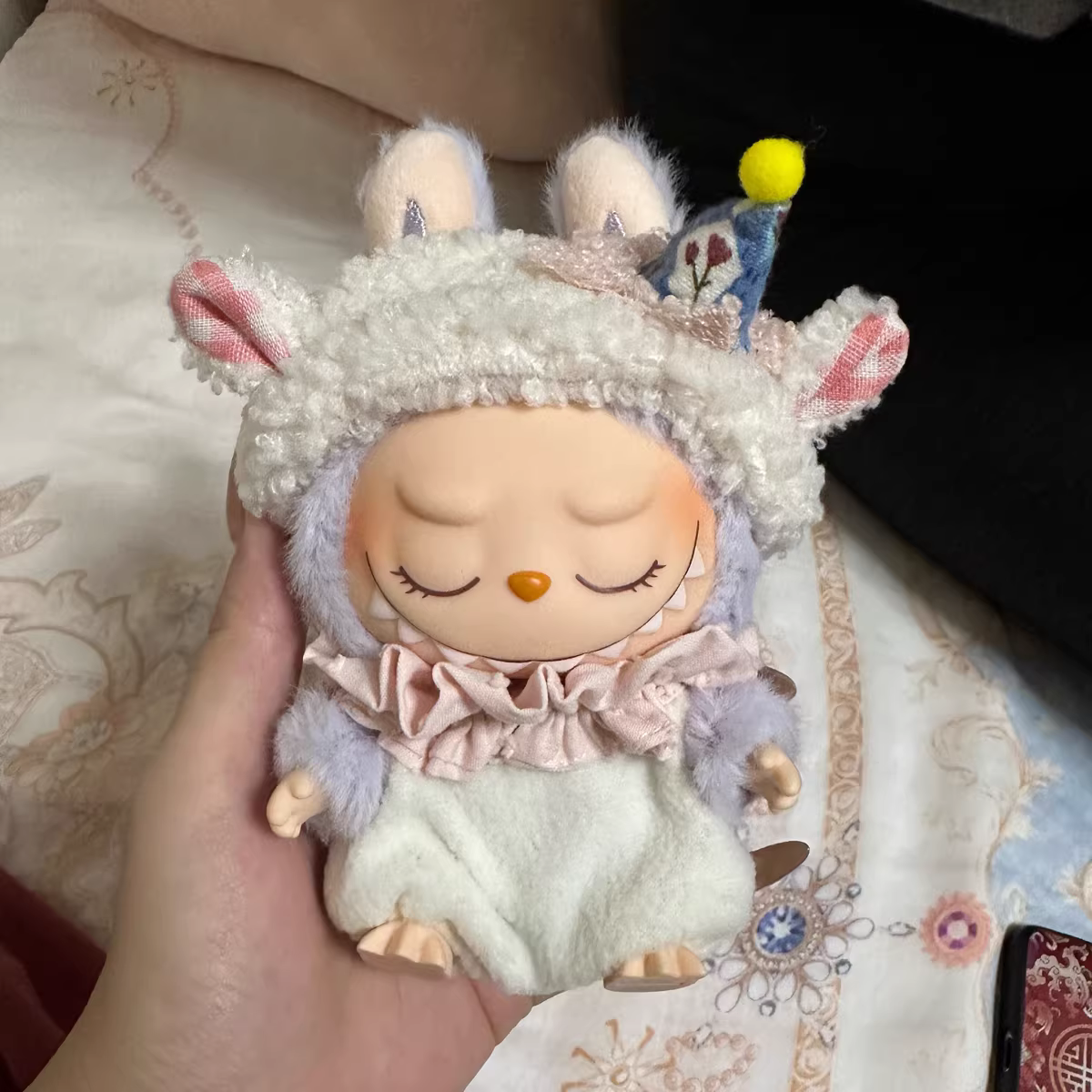 LABUBU Holiday Outfit Set - Christmas & Birthday Dress for 1st/2nd Gen 17cm Vinyl Keychain Figures, Festive Doll Clothes with Seasonal Accessories