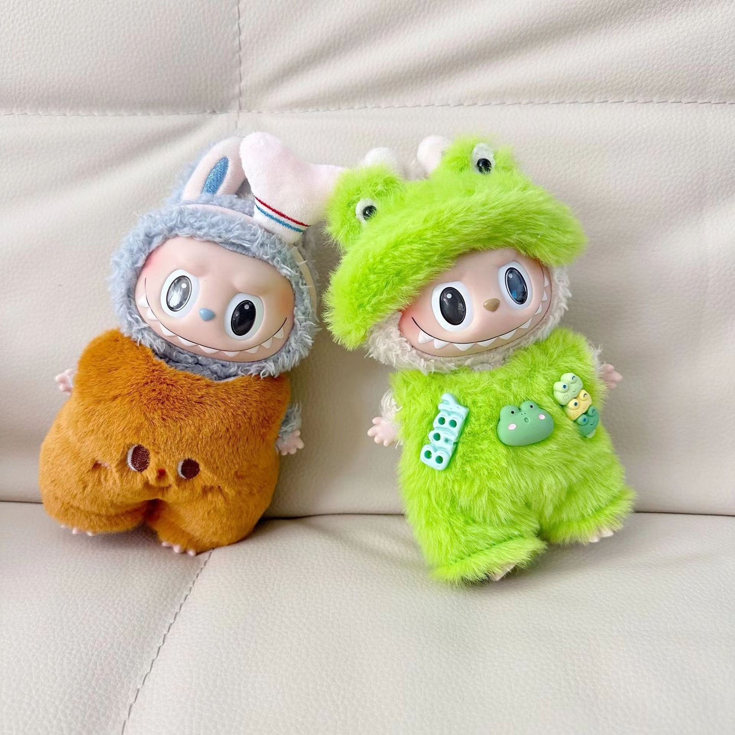 17cm Labubu Keychain Clothes Set | Cute Bear Bread Outfit for Labubu Charms (Clothes Only)