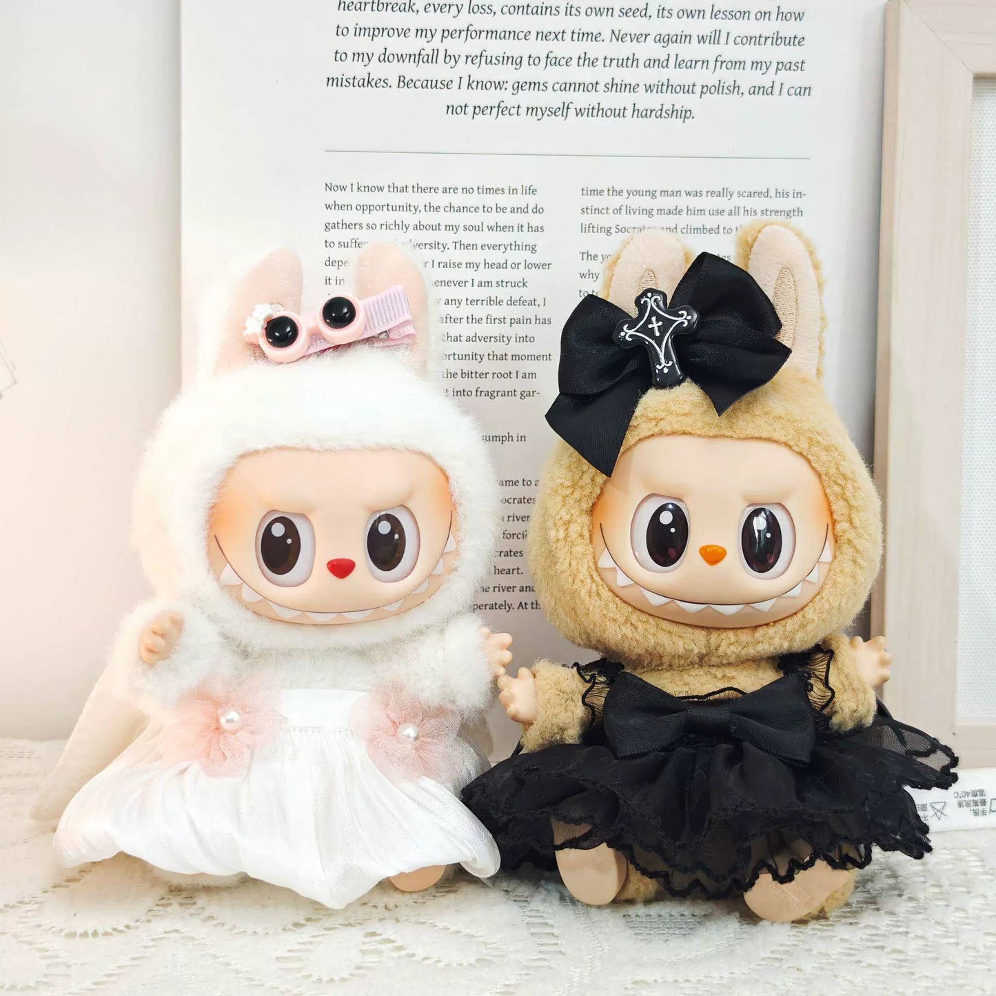 Labubu Sitting Doll Outfit - Devil Bat Wings & Black Chiffon Skirt for Keychain