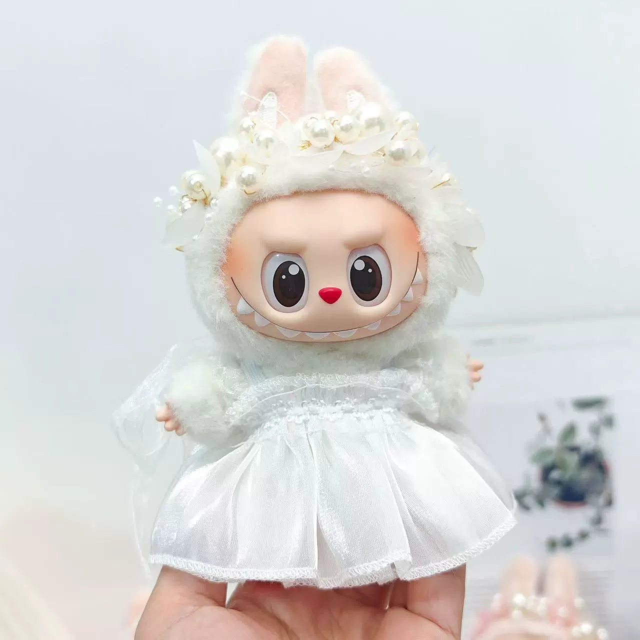 Labubu Sitting Party Outfit - Green Dress & Hair Clip for Blind Box Doll Clothes