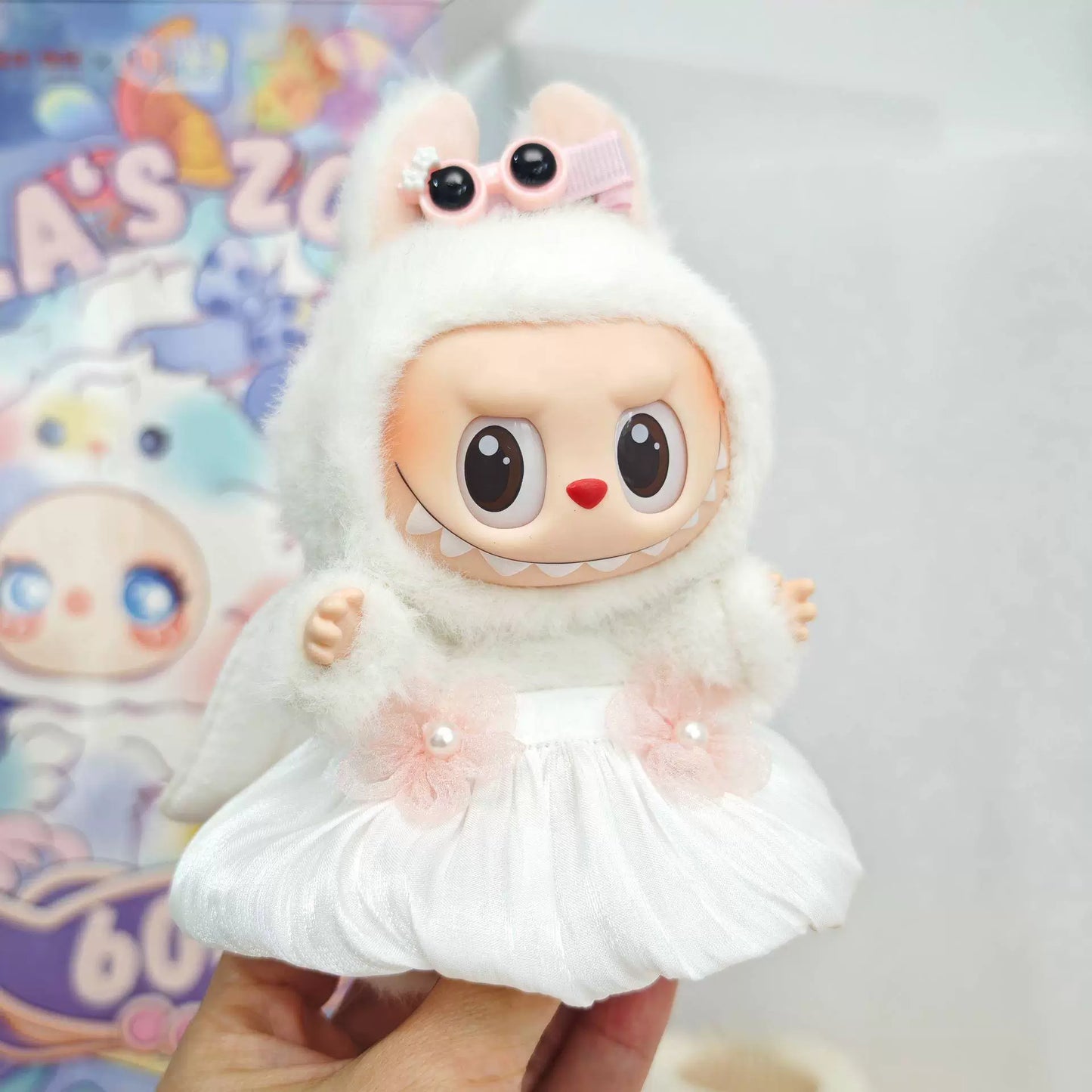 Labubu Sitting Doll Outfit - Devil Bat Wings & Black Chiffon Skirt for Keychain