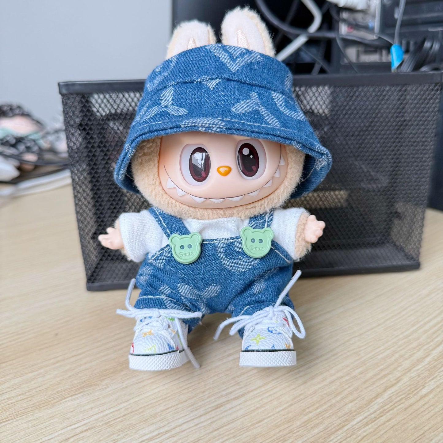 Labubu Series 1/2/3 Clover Overalls Set - Trendy Outfit for Sitting Doll Keychain