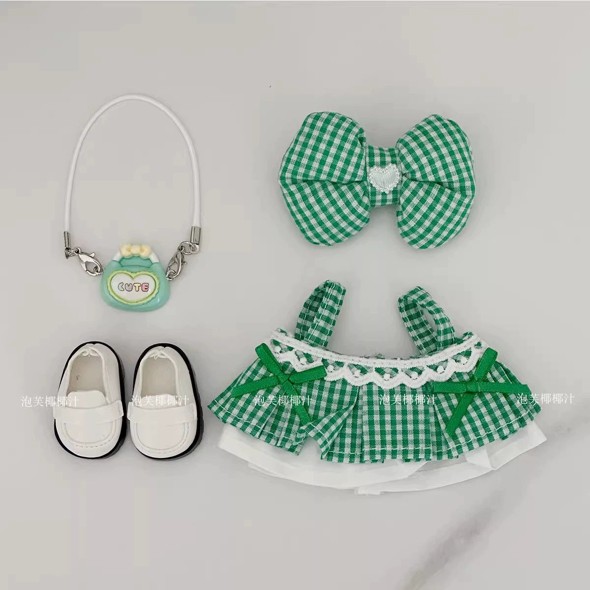 Labubu Sweet Plaid Dress Set - Green Skirt & Bow Outfit for Vinyl Doll Clothes