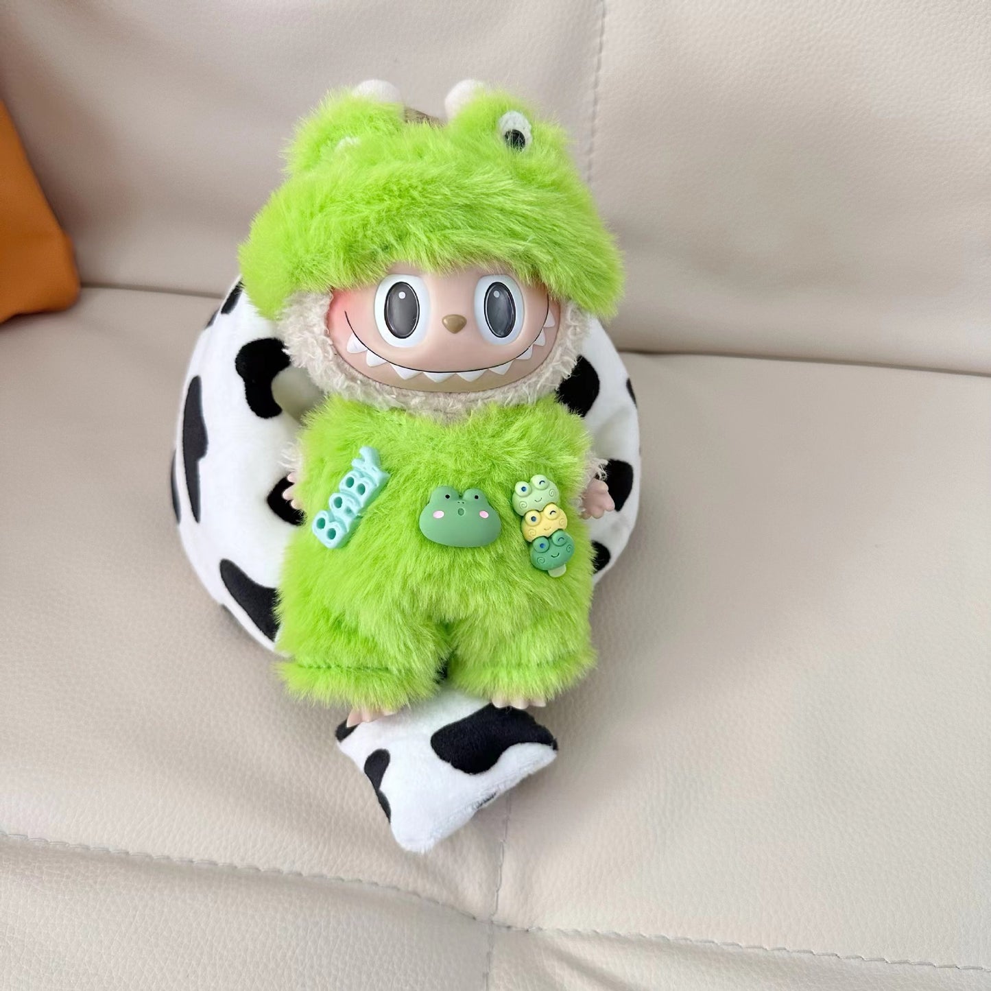 17cm Labubu Keychain Clothes Set | Cute Bear Bread Outfit for Labubu Charms (Clothes Only)