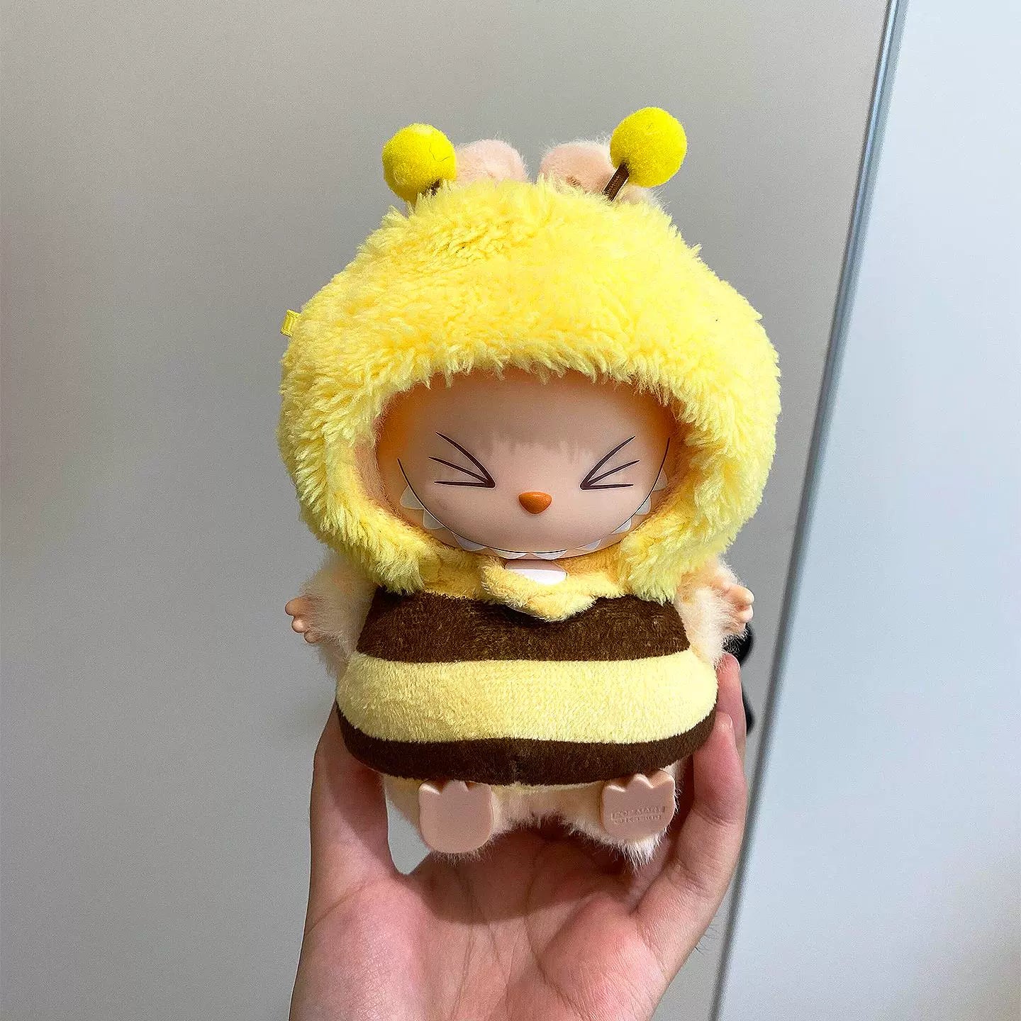 POP MART Labubu Doll Clothes Set - Bee & Fried Shrimp Outfits for Generation 1/2/3 Vinyl Figures 17cm (No Doll Included)
