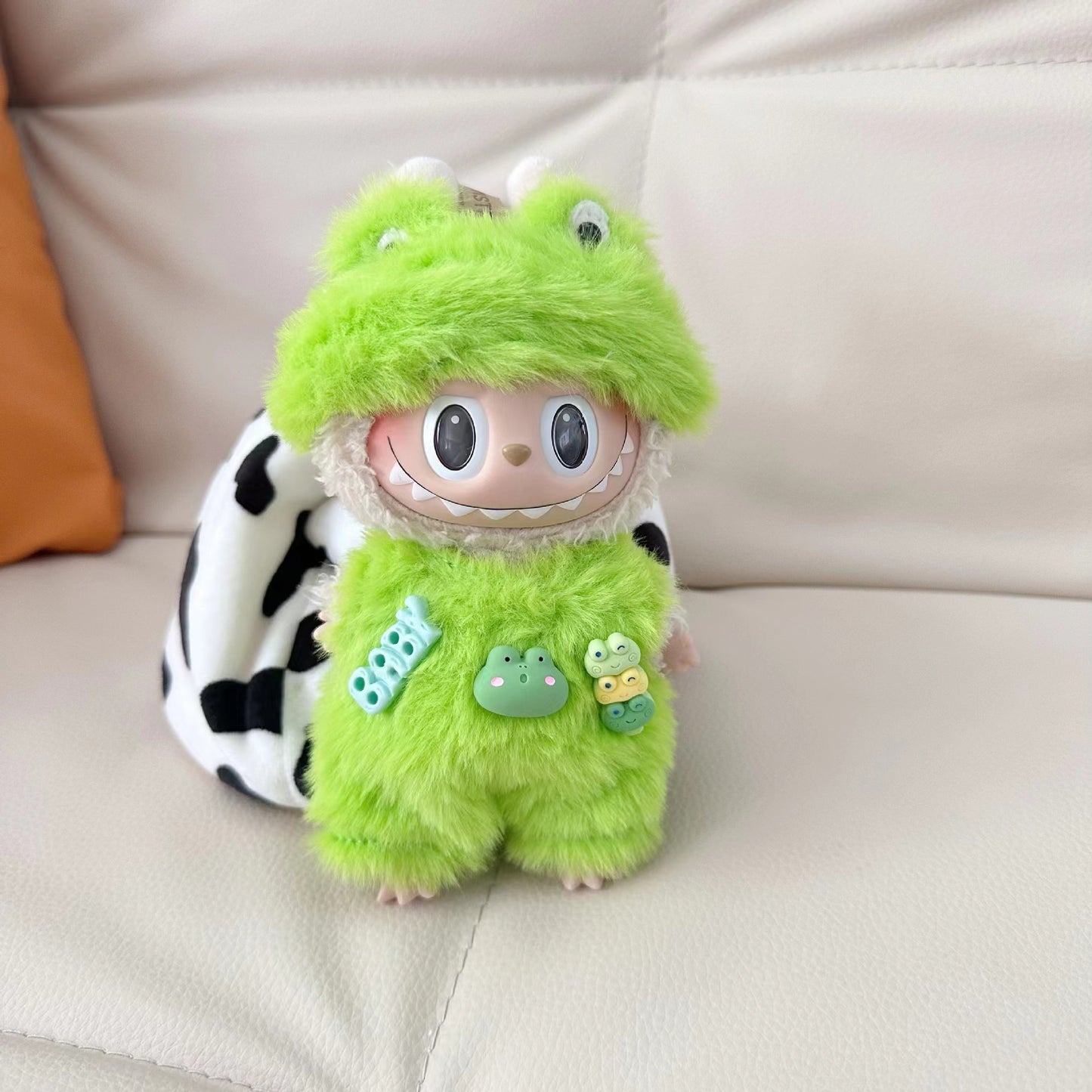 17cm Labubu Keychain Clothes Set | Cute Bear Bread Outfit for Labubu Charms (Clothes Only)