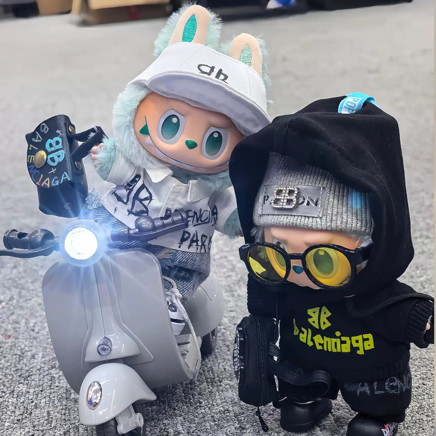 POP MART Labubu Movable Motorcycle - Cool Bike Accessory for 17cm Vinyl Figures (No Battery/Doll Included) | Blind Box Display Prop