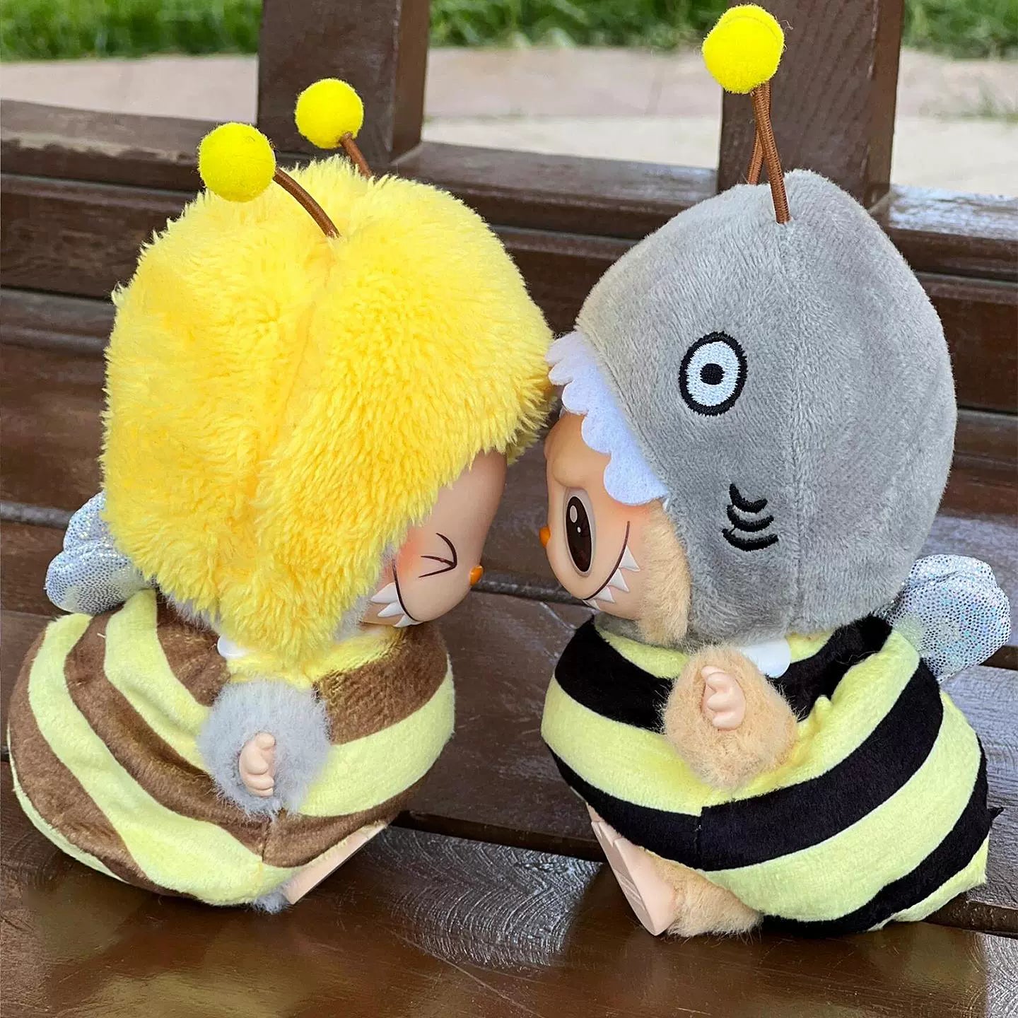 POP MART Labubu Doll Clothes Set - Bee & Fried Shrimp Outfits for Generation 1/2/3 Vinyl Figures 17cm (No Doll Included)
