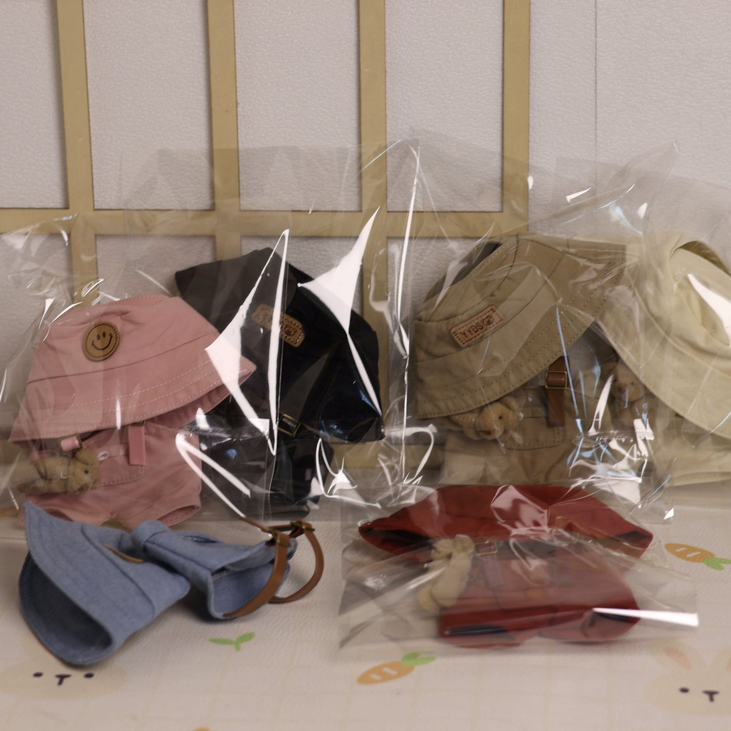 15-17cm Labubu Sitting Party Outfit - Series 1/2/3 Doll Clothes for Vinyl Figures - Khaki Overalls & Fisherman Hat