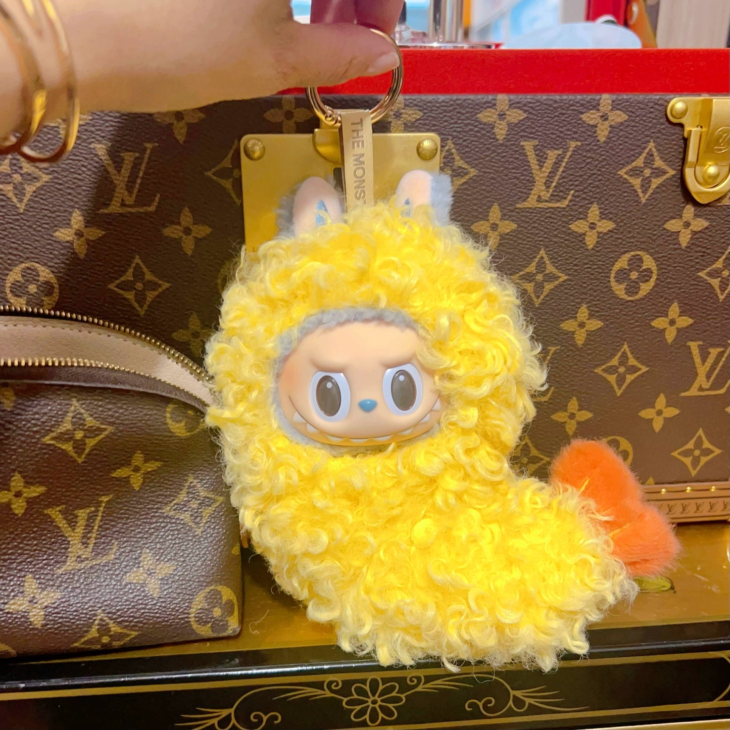 Handmade LABUBU 'Tempura Shrimp' Pullover Outfit - Complete Crochet Costume for 1st/2nd/3rd Gen Vinyl Keychain Figures, Cute Food-Themed Doll Clothing