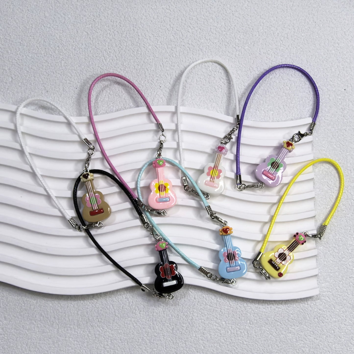 Dollhouse Miniature Small Guitar Model Pendant | Labubu Neck-Worn Cute Cartoon Doll Accessory